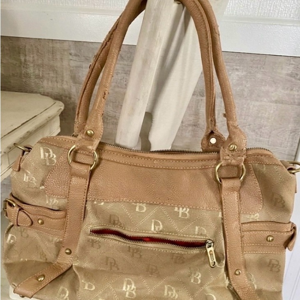 Dooney & Bourke Y2K-ERA. handles are peeling along with other spots see photos. - Picture 4 of 16